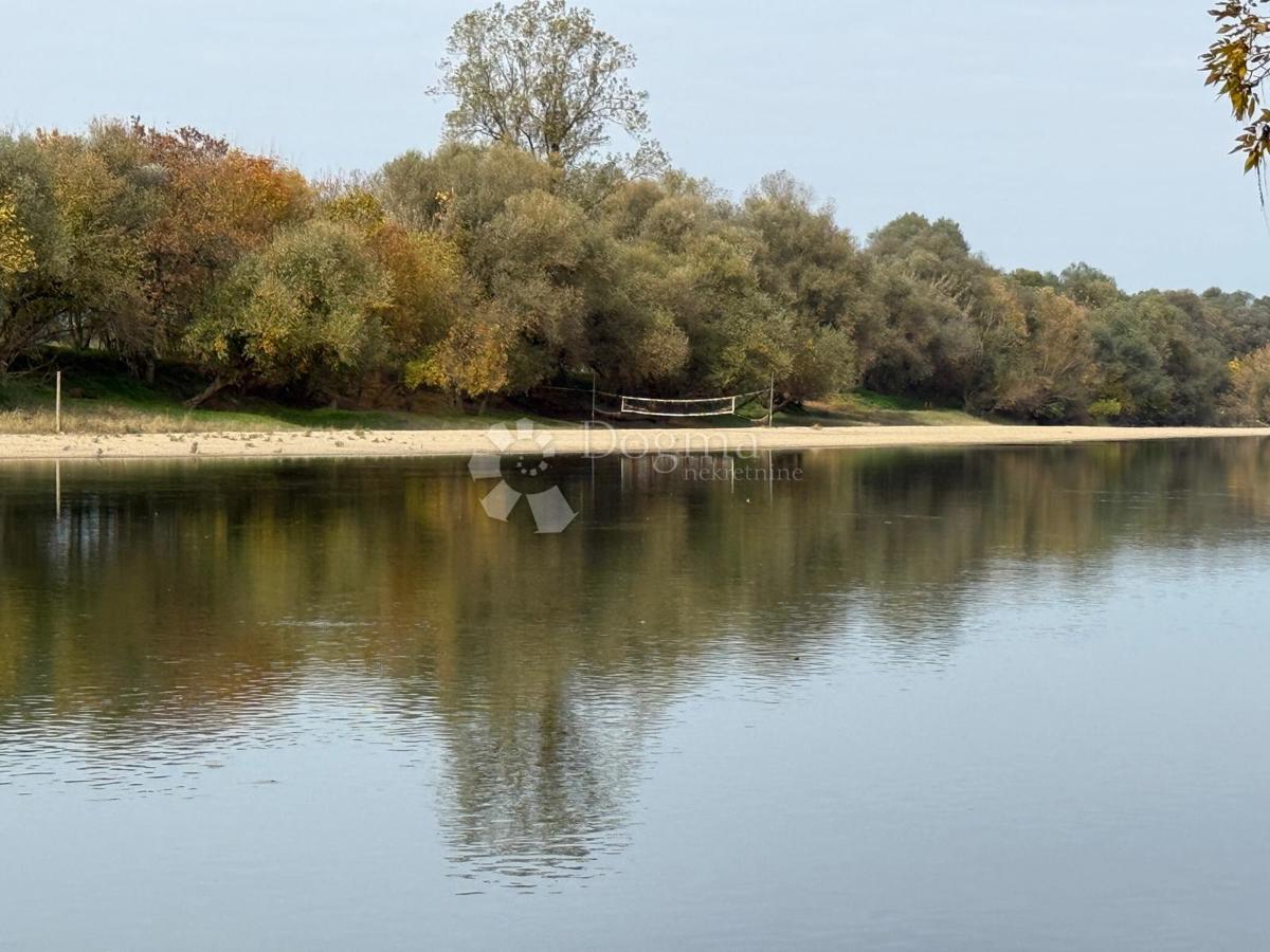 Zazidljivo zemljišče Nebojan, Petrinja, 565m2