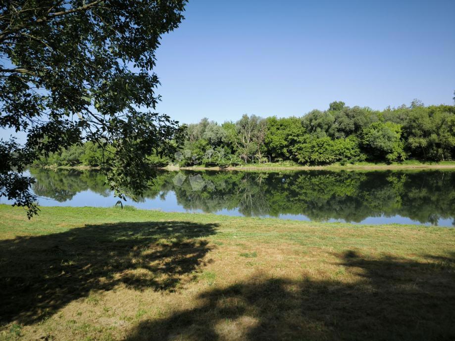 Zazidljivo zemljišče Nebojan, Petrinja, 565m2