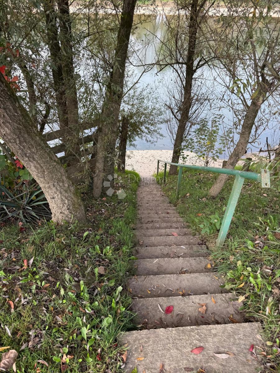 Zazidljivo zemljišče Nebojan, Petrinja, 565m2