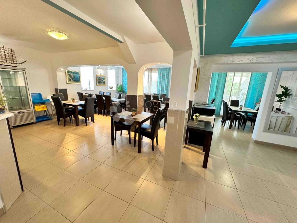 Hiša Drvenik, Gradac, 700m2