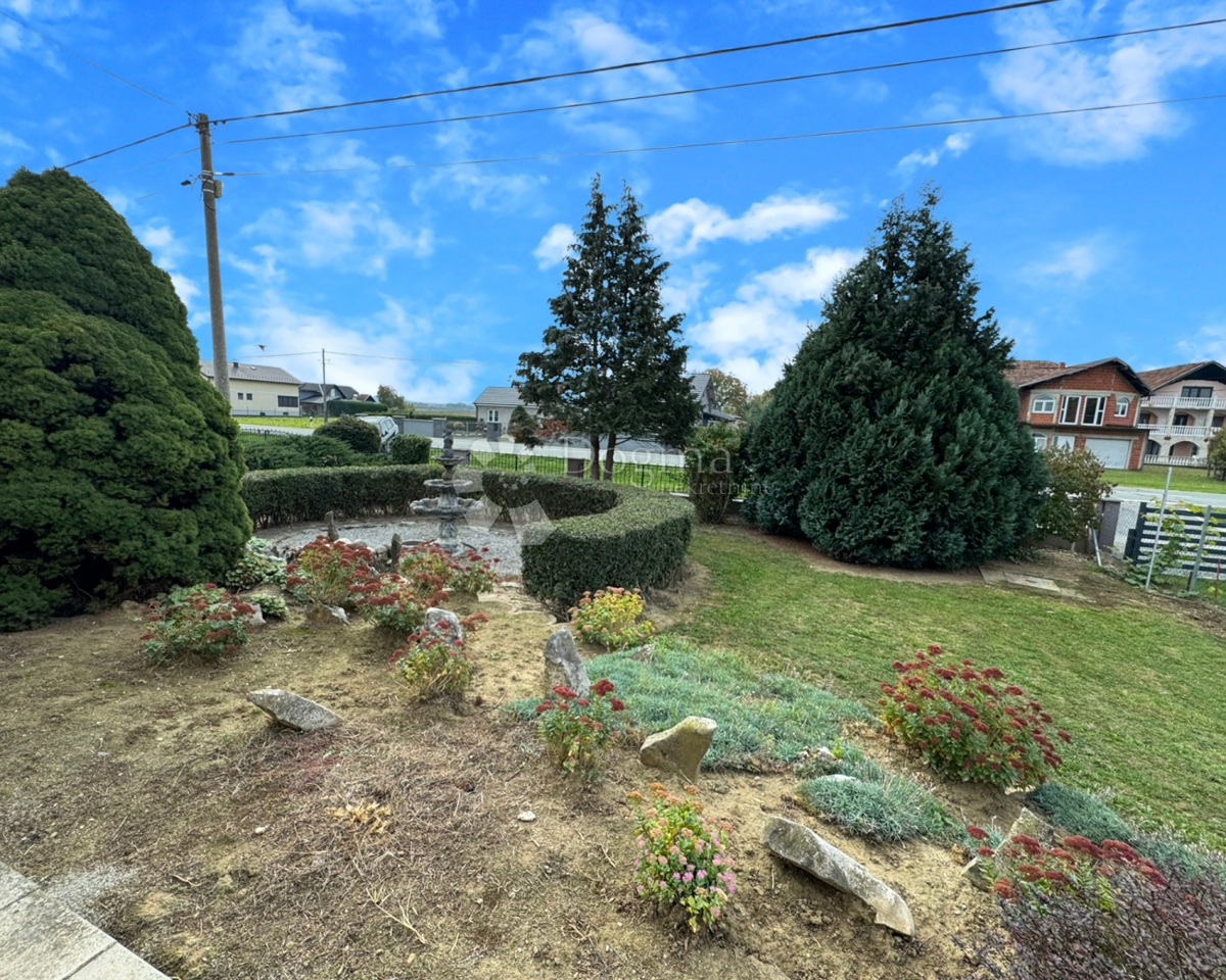 Hiša Suhopolje, 230m2