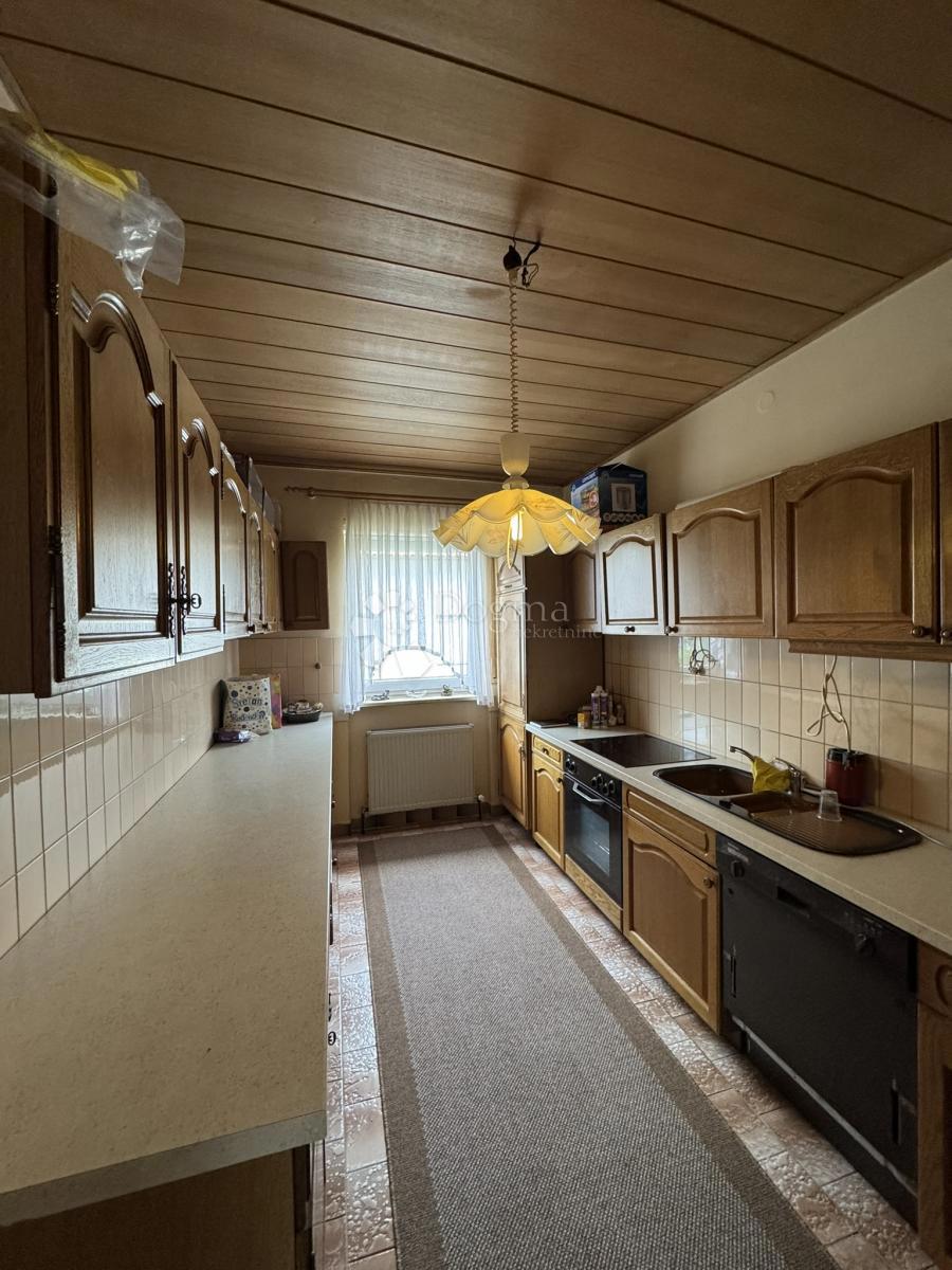 Hiša Suhopolje, 230m2