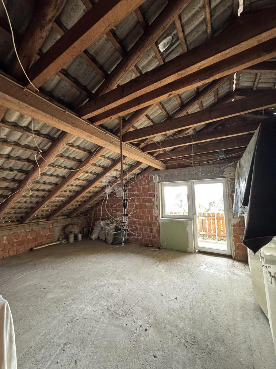 Hiša Suhopolje, 230m2