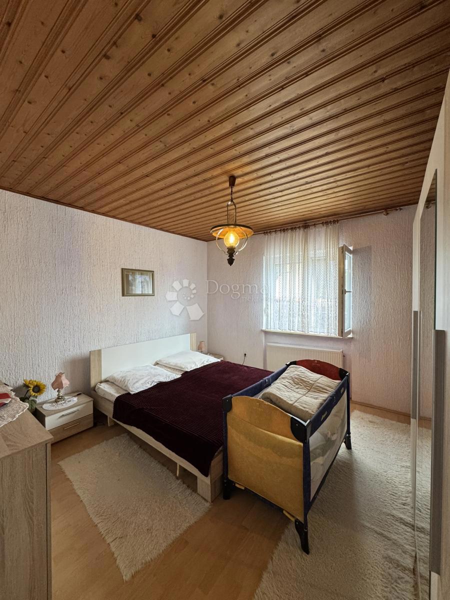 Hiša Suhopolje, 230m2