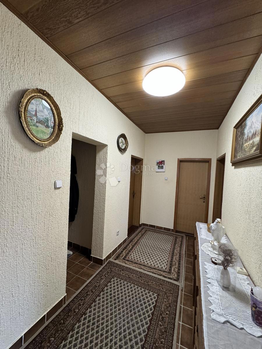 Hiša Suhopolje, 230m2