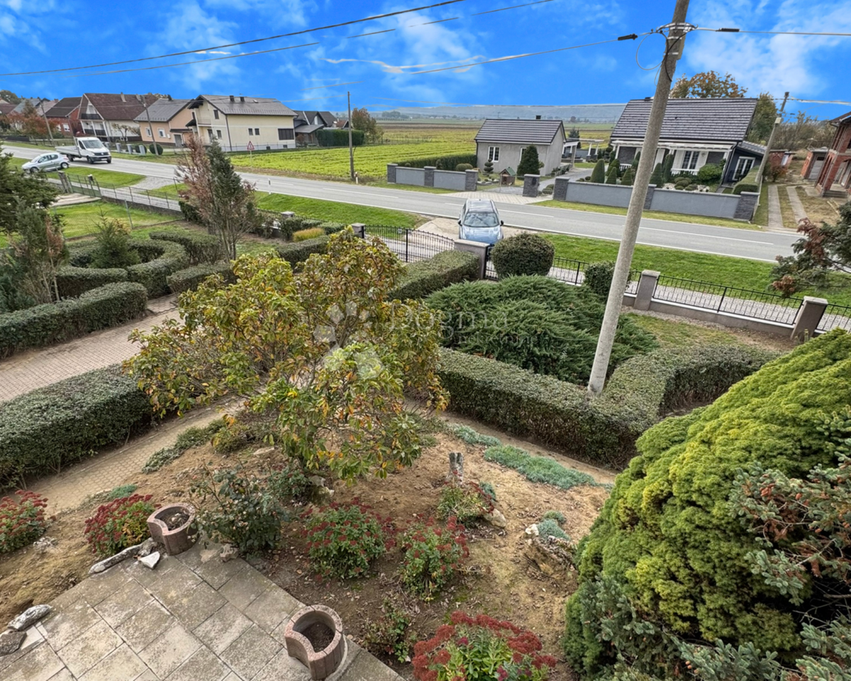 Hiša Suhopolje, 230m2