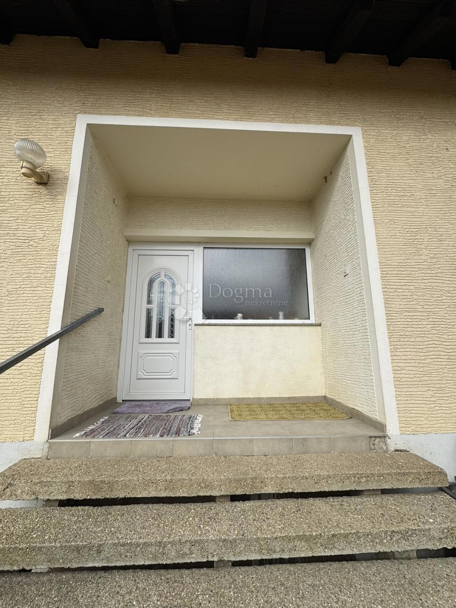 Hiša Suhopolje, 230m2