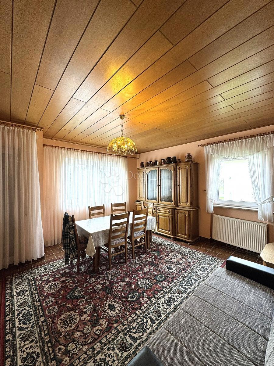 Hiša Suhopolje, 230m2