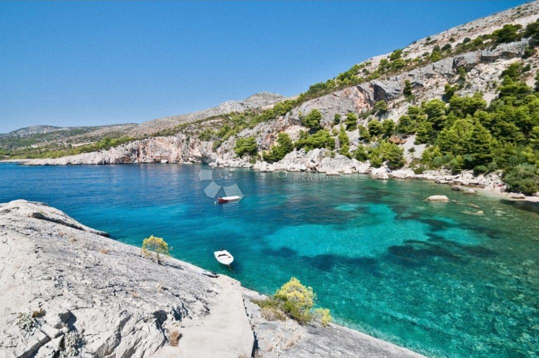 Zazidljivo zemljišče Velo Grablje, Hvar, 1.565m2