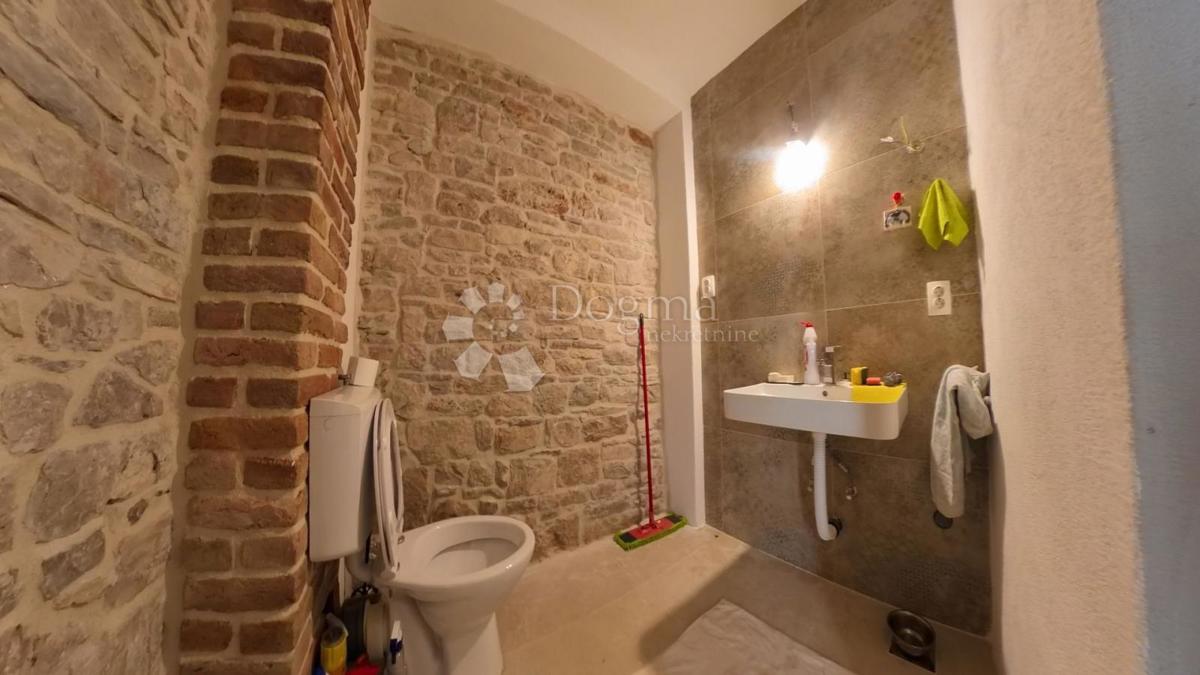 Hiša Grohote, Šolta, 85m2