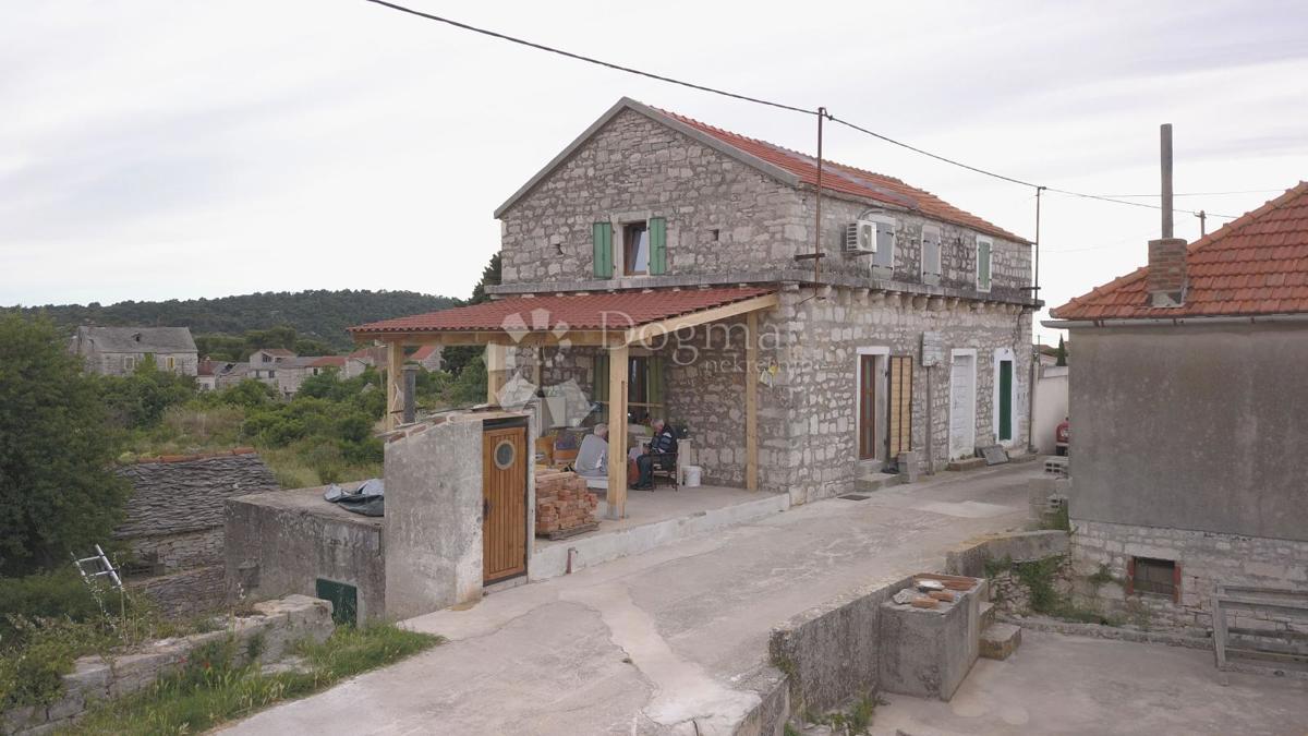 Hiša Grohote, Šolta, 85m2