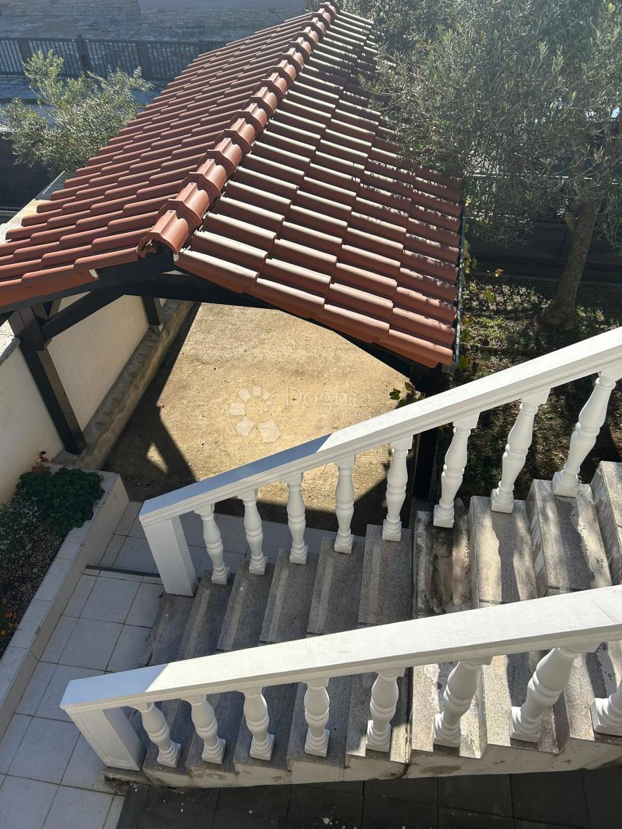 Hiša Petrčane, Zadar - Okolica, 160m2