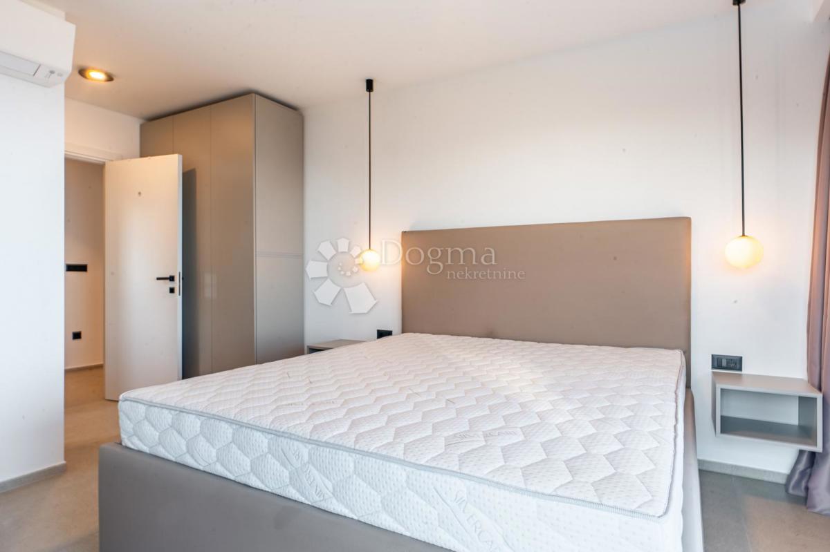 ODLIČNA MODERNA VILA S PANORAMSKIM RAZGLEDOM NA KVARNER