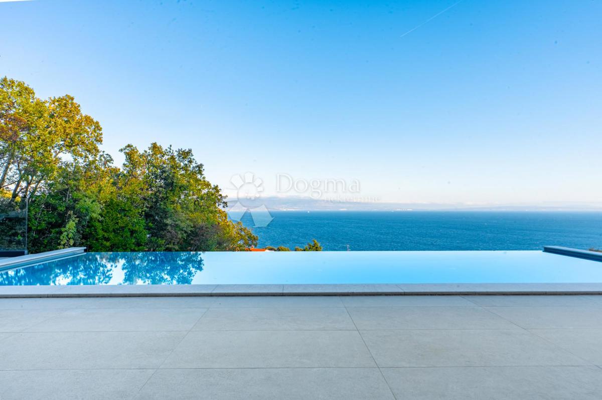 ODLIČNA MODERNA VILA S PANORAMSKIM RAZGLEDOM NA KVARNER