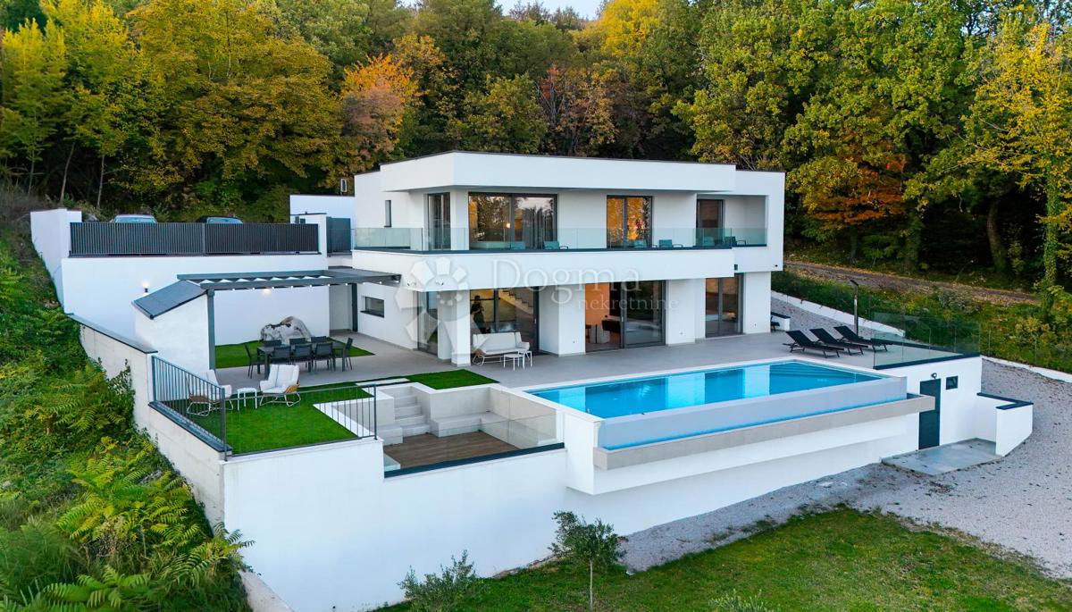 ODLIČNA MODERNA VILA S PANORAMSKIM RAZGLEDOM NA KVARNER