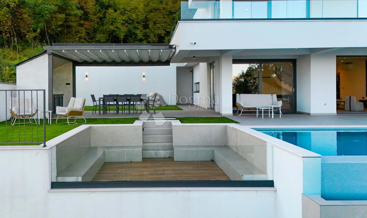 ODLIČNA MODERNA VILA S PANORAMSKIM RAZGLEDOM NA KVARNER