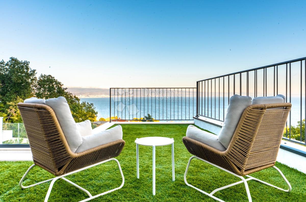 ODLIČNA MODERNA VILA S PANORAMSKIM RAZGLEDOM NA KVARNER