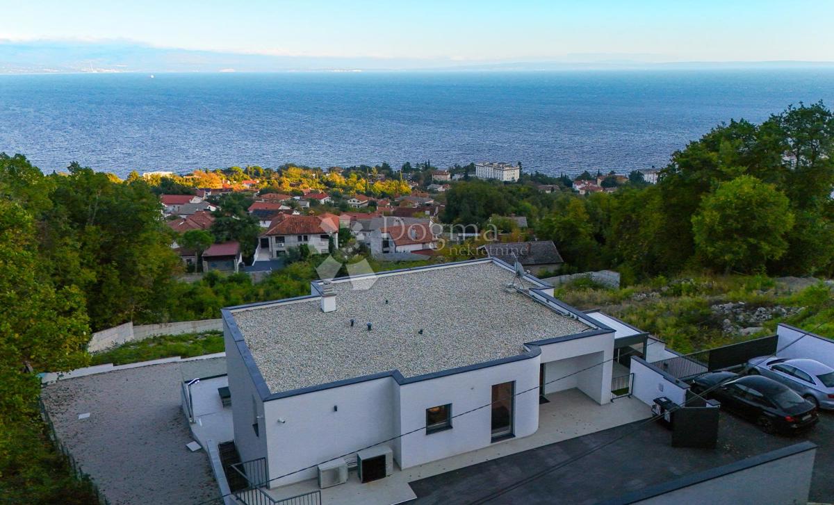 ODLIČNA MODERNA VILA S PANORAMSKIM RAZGLEDOM NA KVARNER