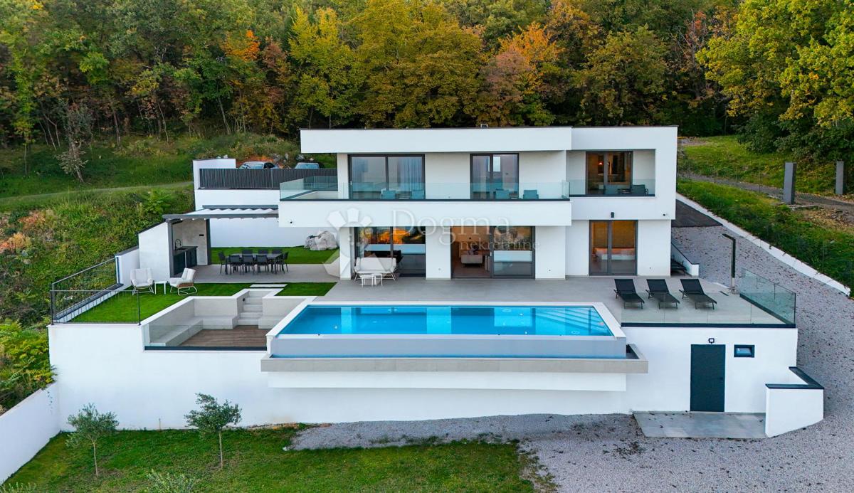 ODLIČNA MODERNA VILA S PANORAMSKIM RAZGLEDOM NA KVARNER