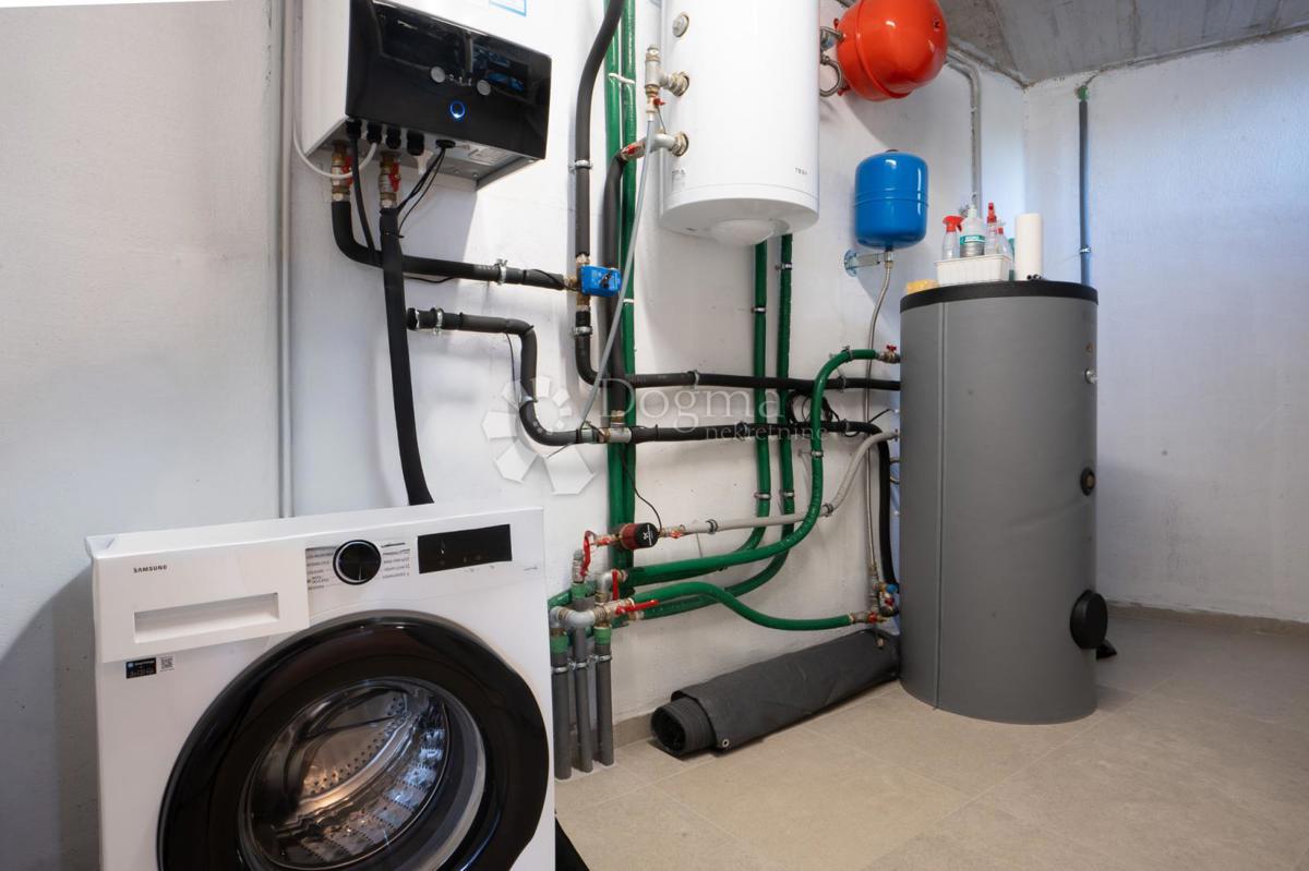 ODLIČNA MODERNA VILA S PANORAMSKIM RAZGLEDOM NA KVARNER