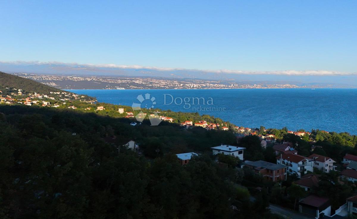 ODLIČNA MODERNA VILA S PANORAMSKIM RAZGLEDOM NA KVARNER