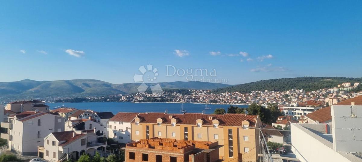 Stanovanje Okrug Gornji, Okrug, 61,02m2