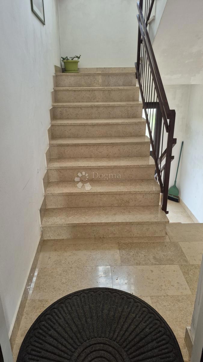 Stanovanje Fuškulin, Poreč, 149,24m2