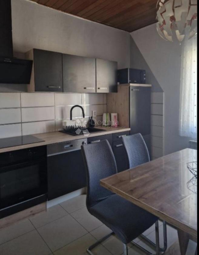 Stanovanje Postira, 82m2