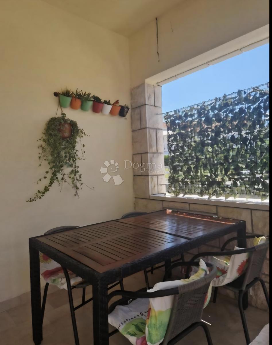 Stanovanje Postira, 82m2