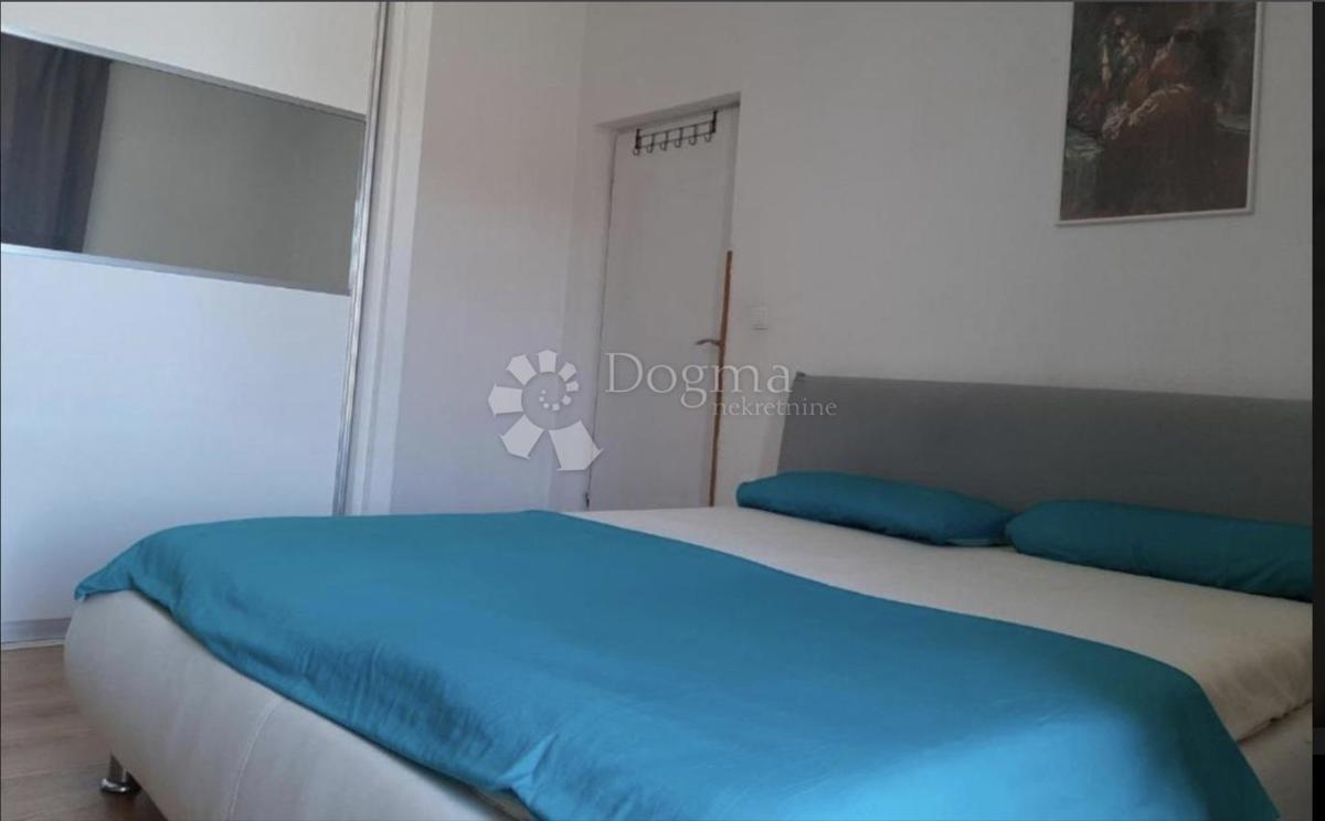 Stanovanje Postira, 82m2