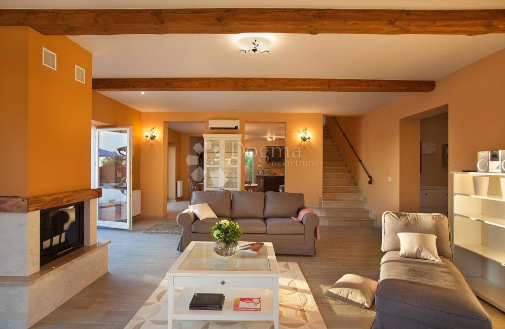 Hiša Svetvinčenat, 290m2