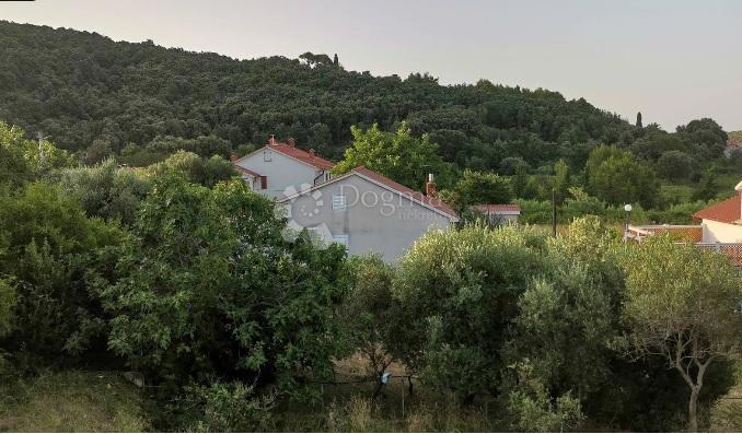 Zazidljivo zemljišče Kampor, Rab, 636m2