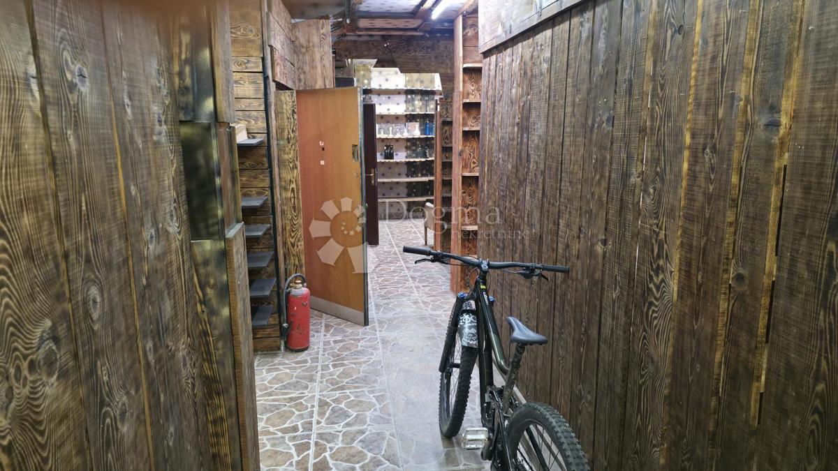 Hiša Ferenščica, Peščenica - Žitnjak, 325m2