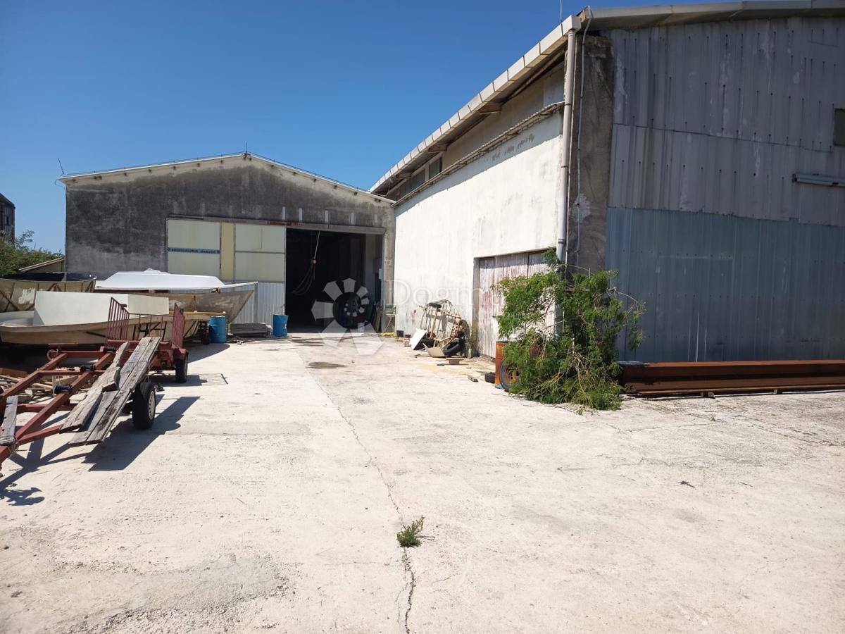 Poslovni prostor Opuzen, 1.202,90m2