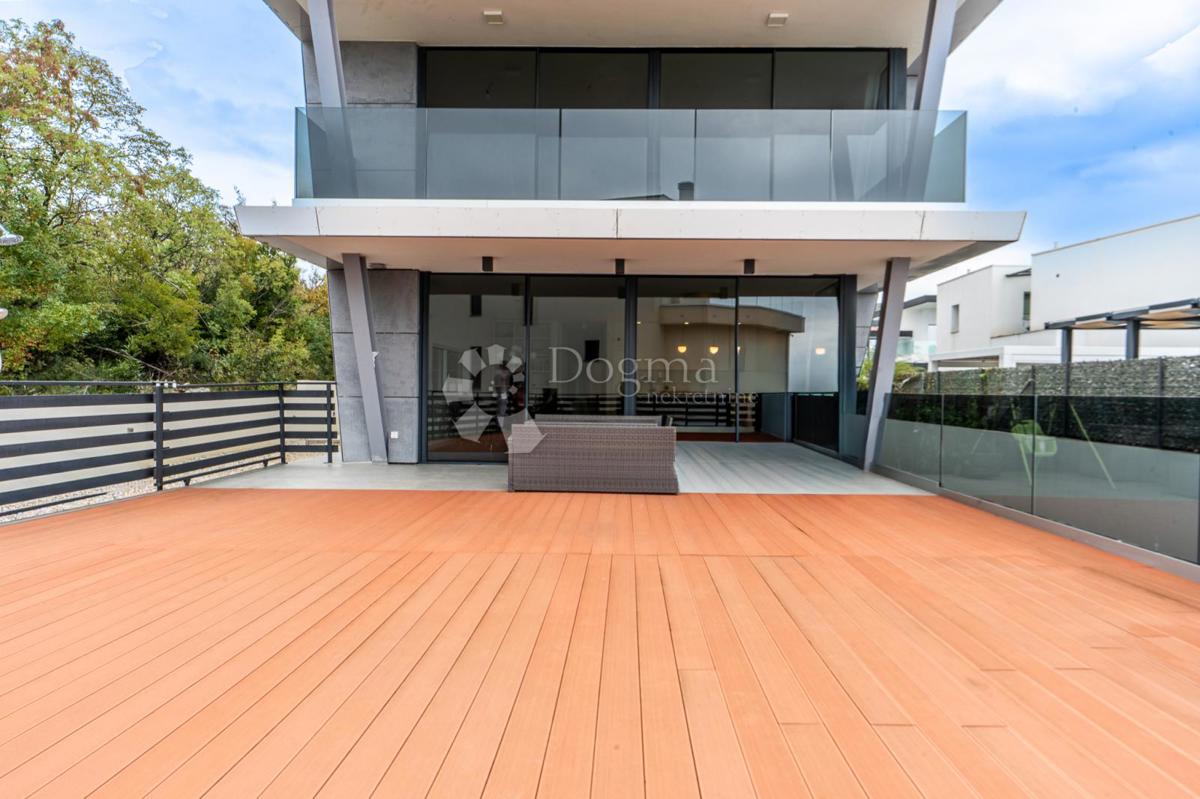 Stanovanje Kostrena, 110,08m2