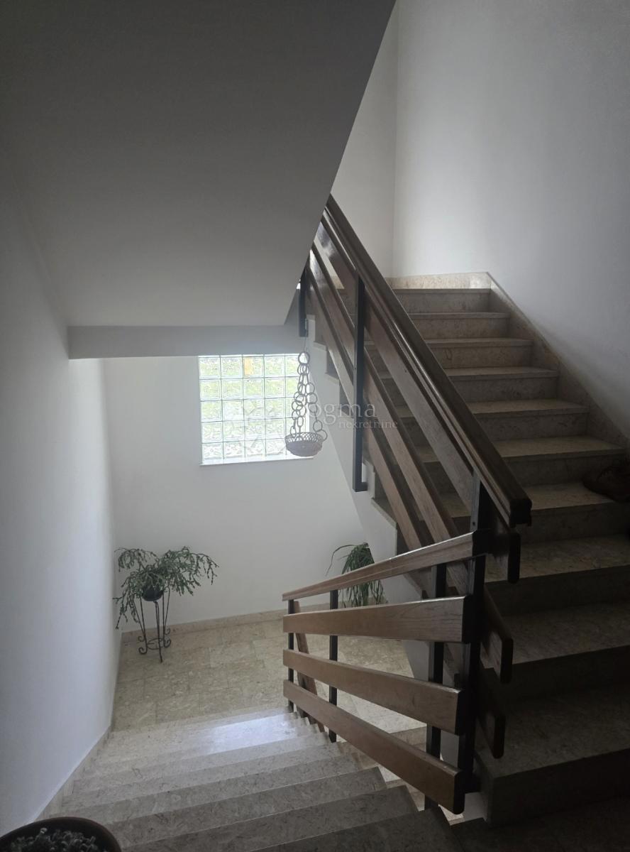 Hiša Drenova, Rijeka, 330m2