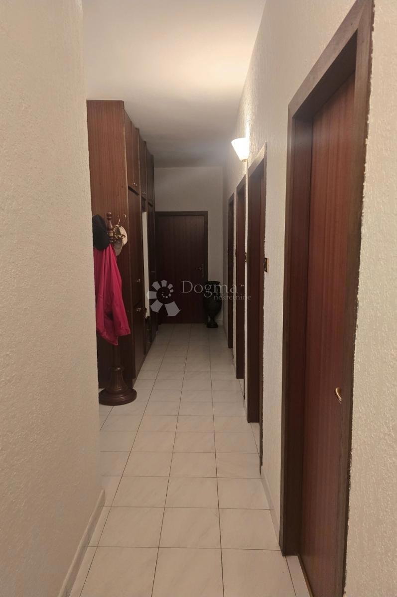 Hiša Drenova, Rijeka, 330m2