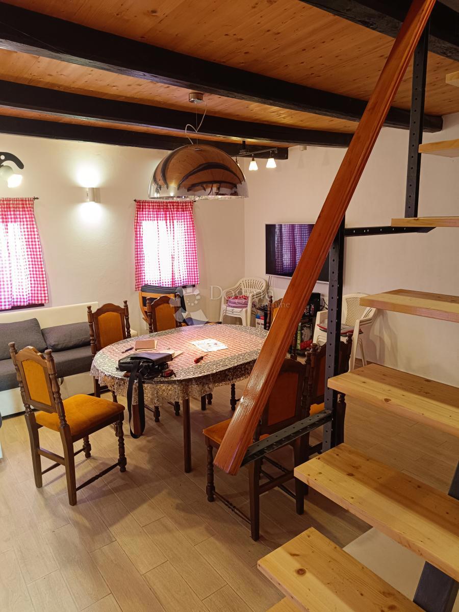 Hiša Svetonedeljski Breg, Sveta Nedelja, 91m2