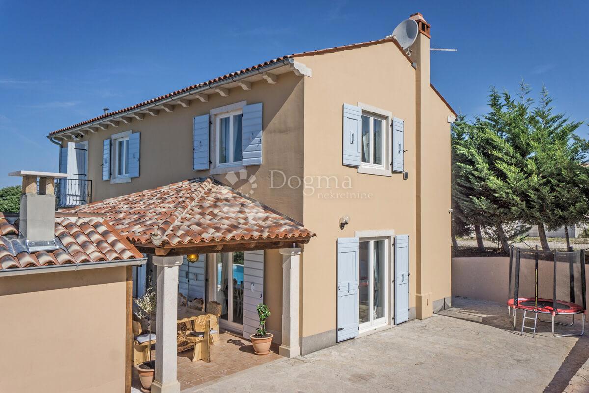 Hiša Smoljanci, Svetvinčenat, 180m2