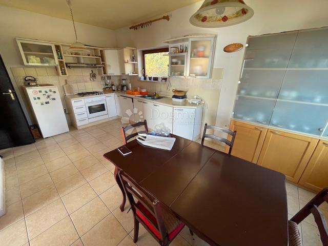 Hiša Kantrida, Rijeka, 350m2