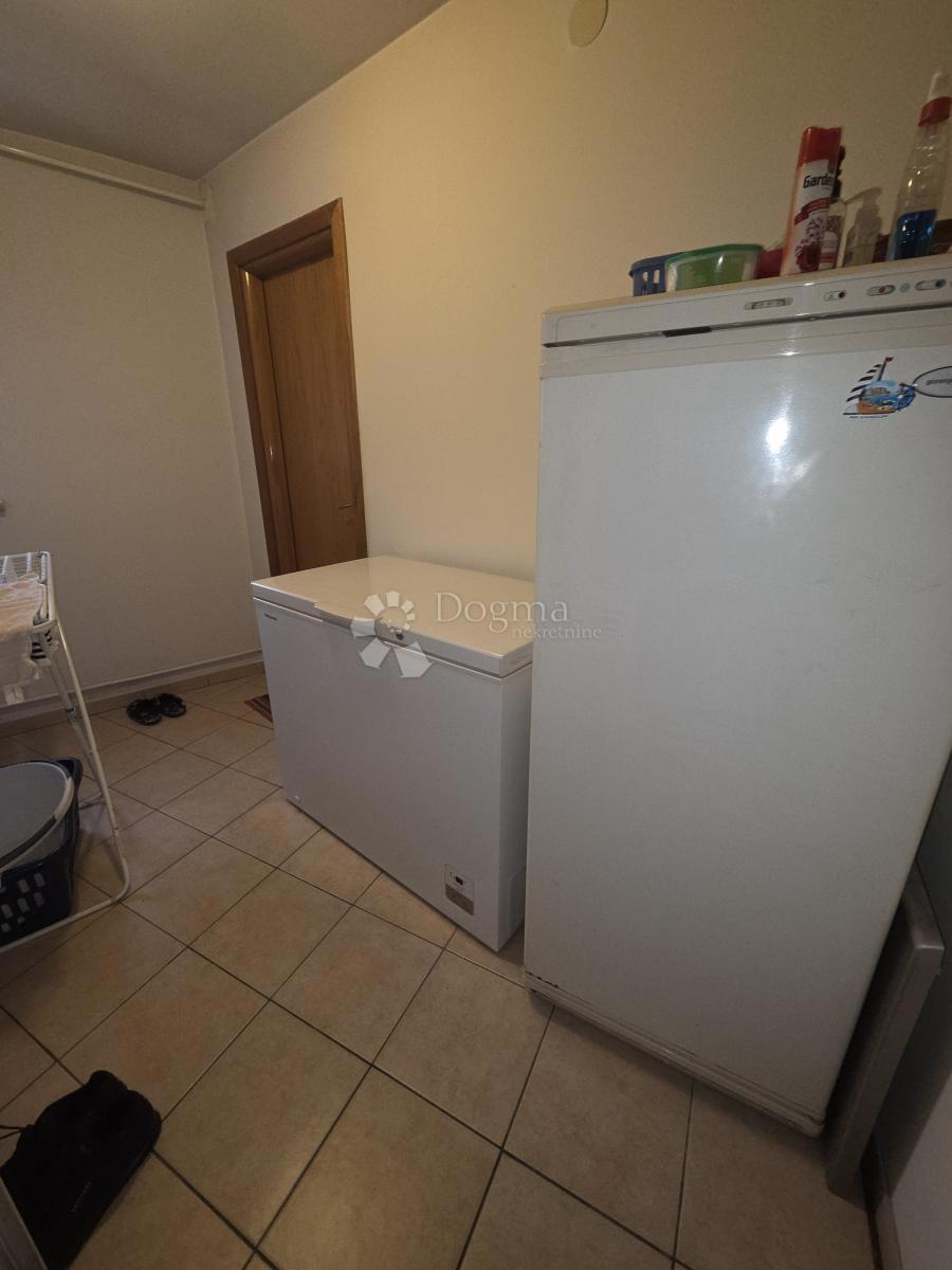 Hiša Sesvetski Kraljevec, Sesvete, 209m2