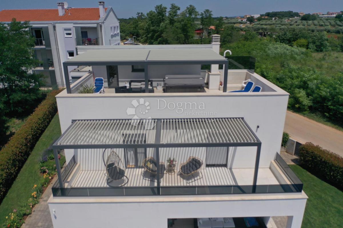 Hiša Novigrad, 302m2