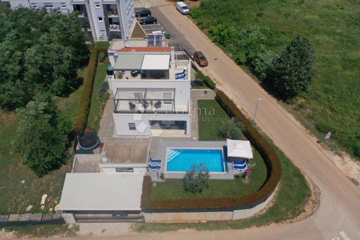 Hiša Novigrad, 302m2