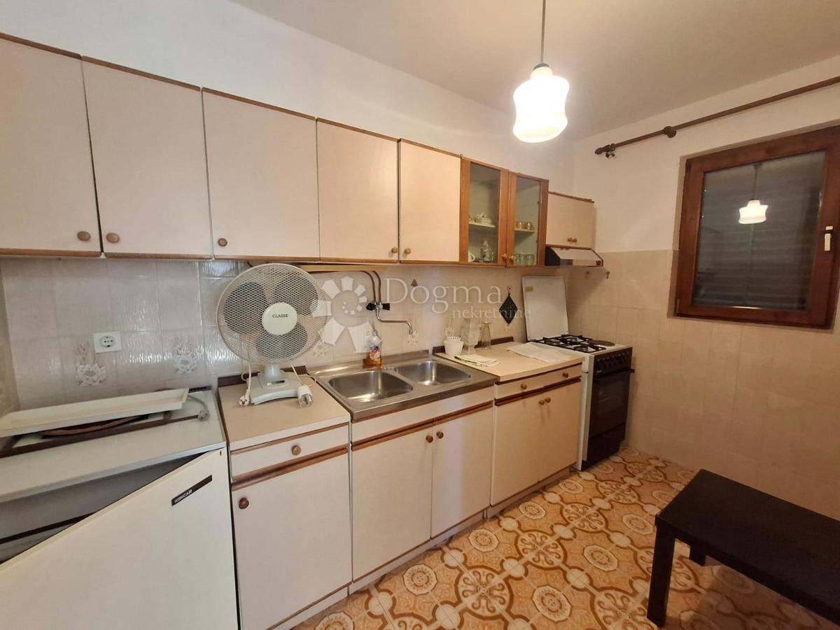 POREČ (okolica) - Istrska hiša z dvema stanovanjskima enotama