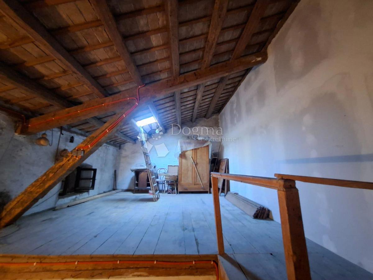 POREČ (okolica) - Istrska hiša z dvema stanovanjskima enotama