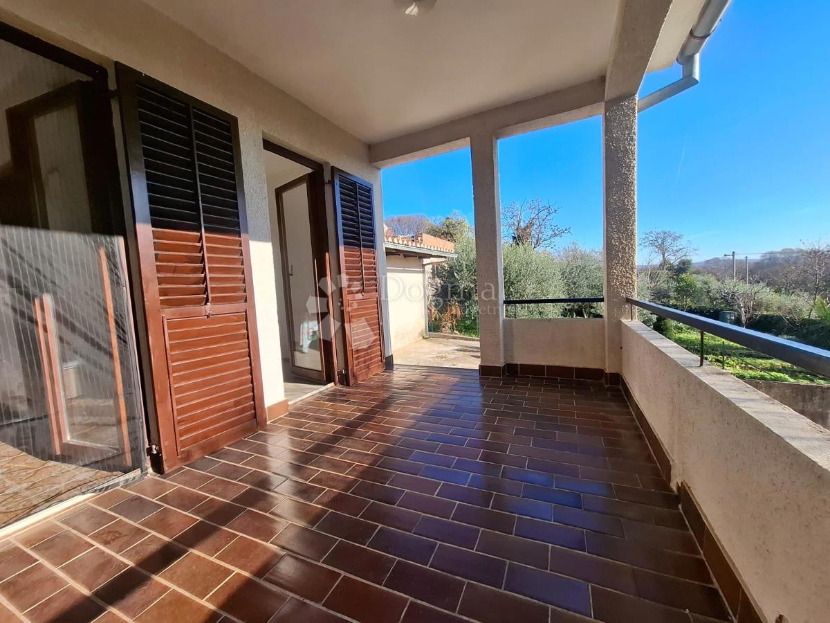 POREČ (okolica) - Istrska hiša z dvema stanovanjskima enotama