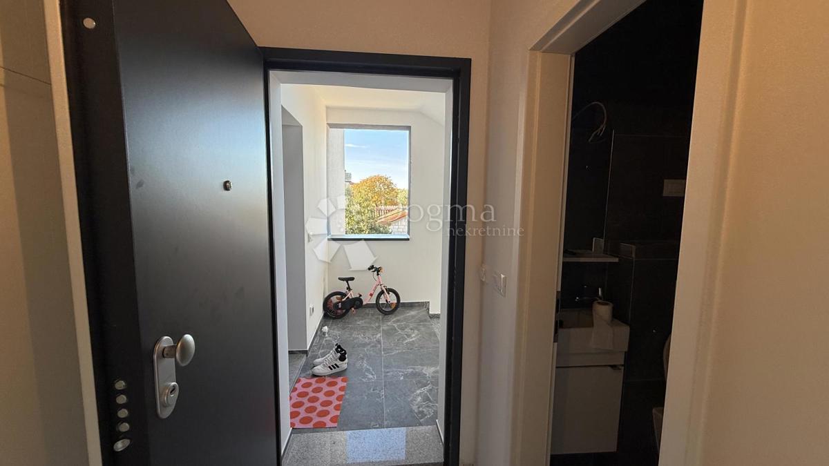 Stanovanje Okrug Gornji, Okrug, 54,59m2