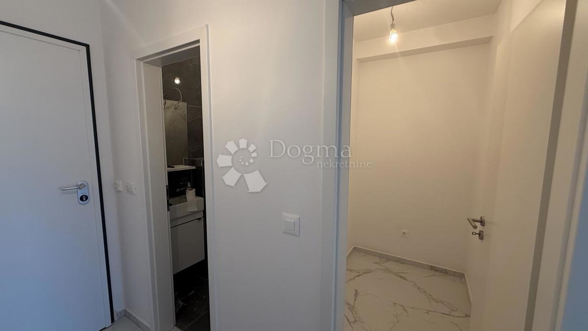 Stanovanje Okrug Gornji, Okrug, 54,59m2