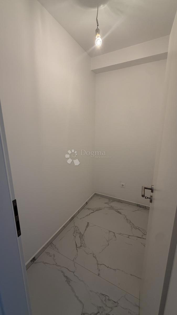 Stanovanje Okrug Gornji, Okrug, 54,59m2