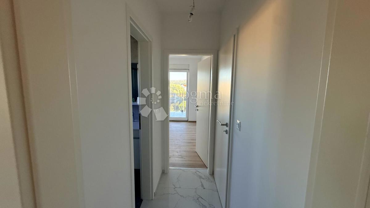 Stanovanje Okrug Gornji, Okrug, 54,59m2